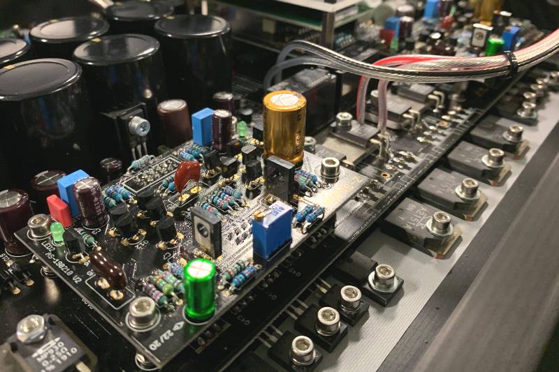 Z-Studio 4Ch Amplifier version 1.0（受注生産品） – E:S CORPORATION